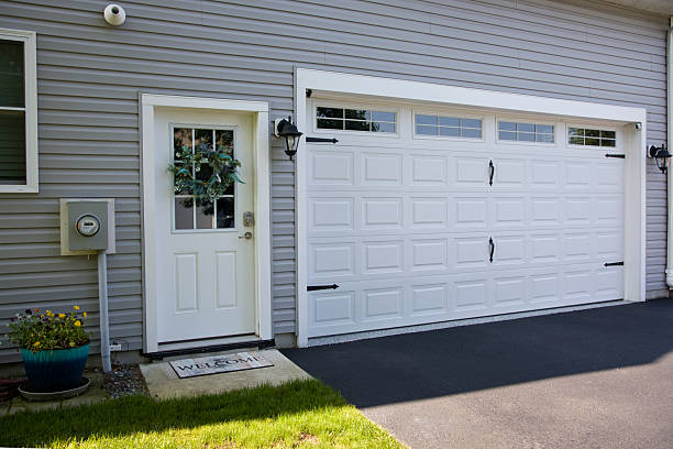 24/7 Emergency Garage Door Panel Replacement experts in Monona, IA